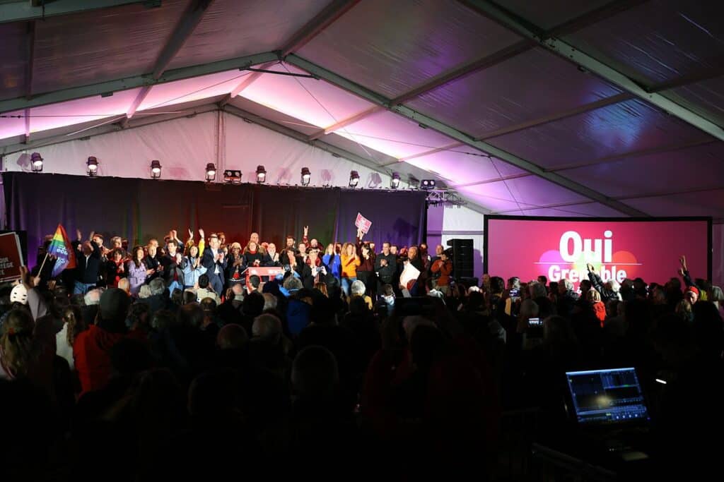 Grand meeting au jardin de ville