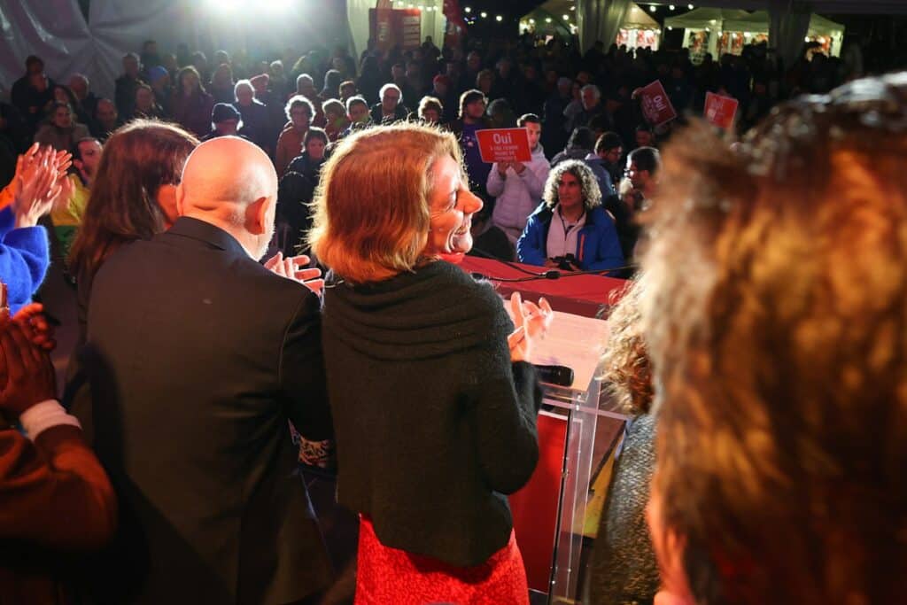 Grand meeting au jardin de ville